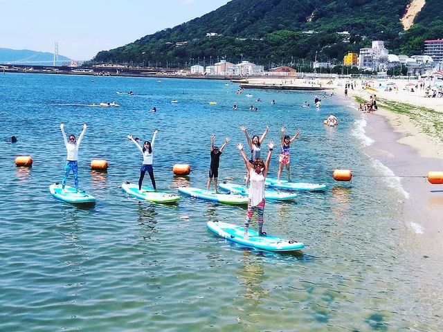 海も山も街並みも美しい神戸須磨海岸でSUPヨガ。JR須磨駅より徒歩1分です(^o^)_須磨SUPヨガ