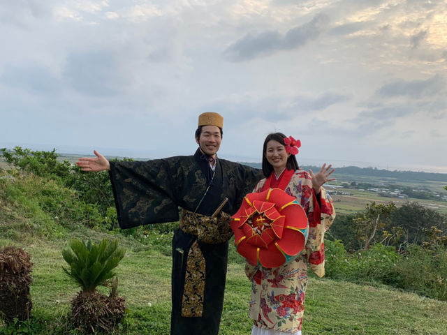美しい景色を背景に写真撮影_琉球舞踊 紅倫の会