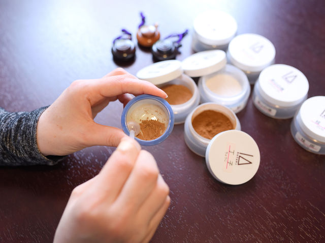 塗って使う塗香の制作体験が出来ます。_お香のお店 古薫