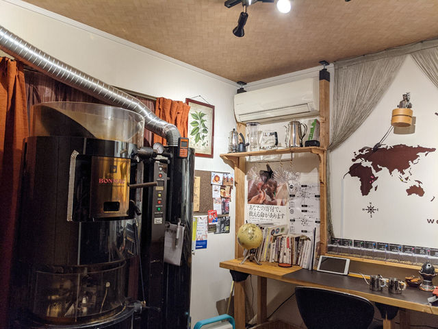 店内にはコーヒーの事を相談できるスペースもございます。_KOTOBUKI珈琲焙煎所