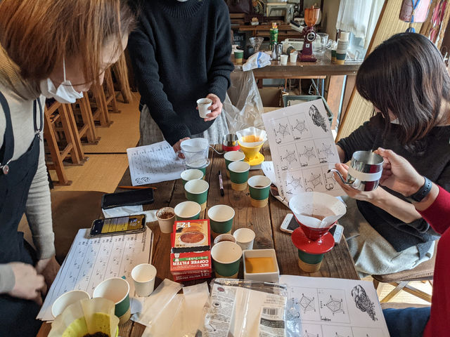 コーヒー教室の一コマ_KOTOBUKI珈琲焙煎所