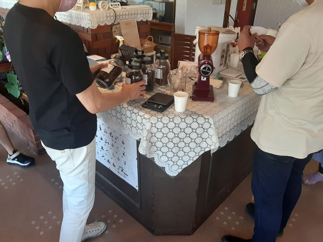 コーヒー教室の一コマ_KOTOBUKI珈琲焙煎所