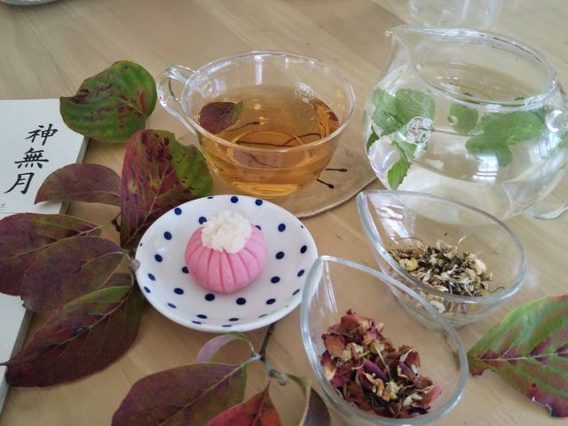秋の和菓子とハーブティー_自然香房 花みずき