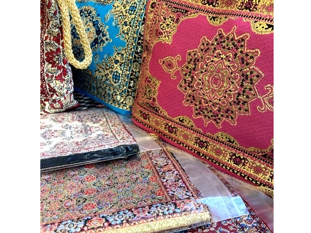 人気の絨毯柄ポーチ_らんぷ SOUQ Kanz