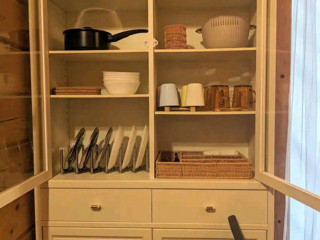 キッチン備品※調理器具、炊飯器、ケトル、レンジ、冷蔵庫もあります_キャンプコテージ TALO