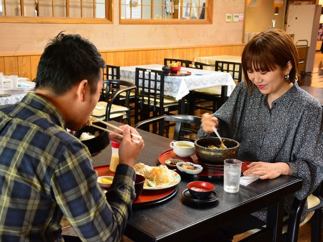 宿泊コテージチェックイン前にのんびりランチもいいですね^^_南郷温泉どんタロの湯