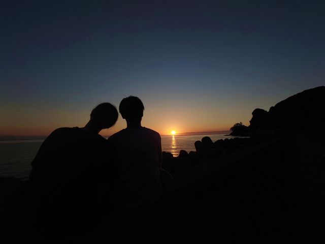 沈む夕日を眺めてから帰るのも良いね_ダイビングとスノーケリングのお店なぎさひろい