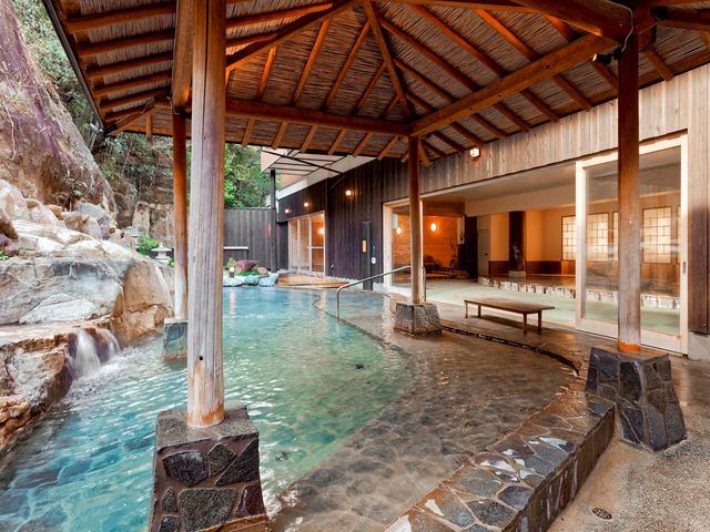 露天風呂「彩の湯」(男女入替制)_大江戸温泉物語Premium 白浜彩朝楽