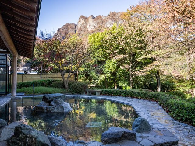 露天風呂は、毎週入替り制、妙義山もくっきり_妙義ふれあいプラザ もみじの湯