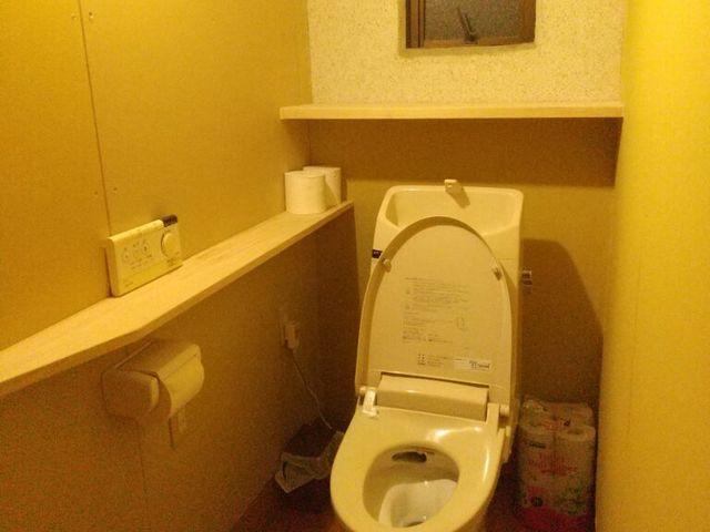 洋式トイレ_伊賀白樫の古民家