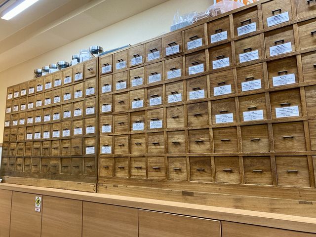 香源銀座本店 2階売場 香原料_お香手作り文化体験 お香専門店 香源 銀座本店