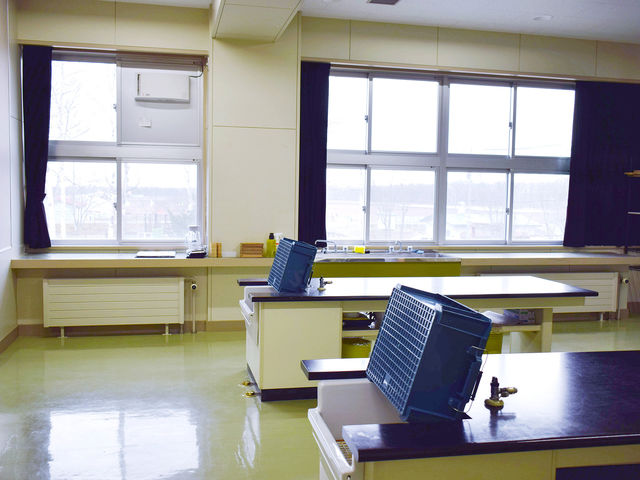 元理科室を工房として利用しています_やさいくる