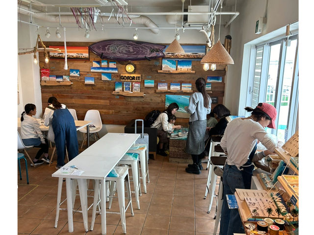 雨の日や悪天候でも店内で楽しく体験頂けます♪_bali cafe resin art