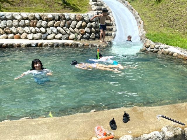 キャンプ場内では水遊びができる池もありお子様に大人気!!_うぐいすの森キャンプ場