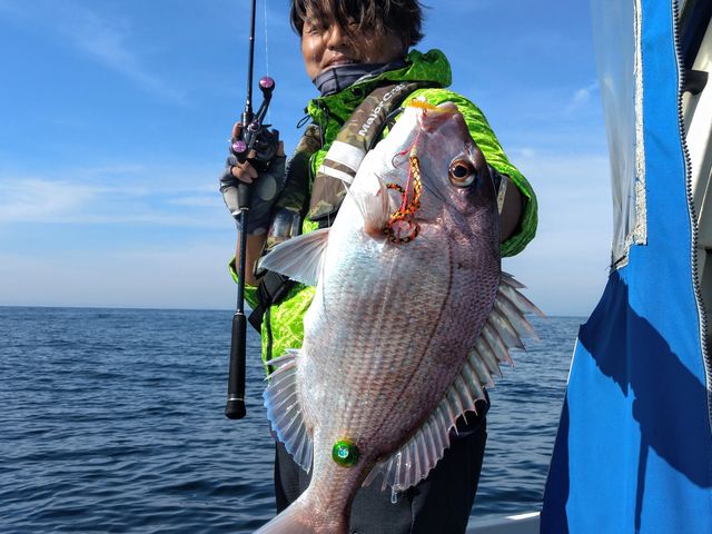 亘理沖は真鯛、青物が釣れます。_釣船 よいちょまる