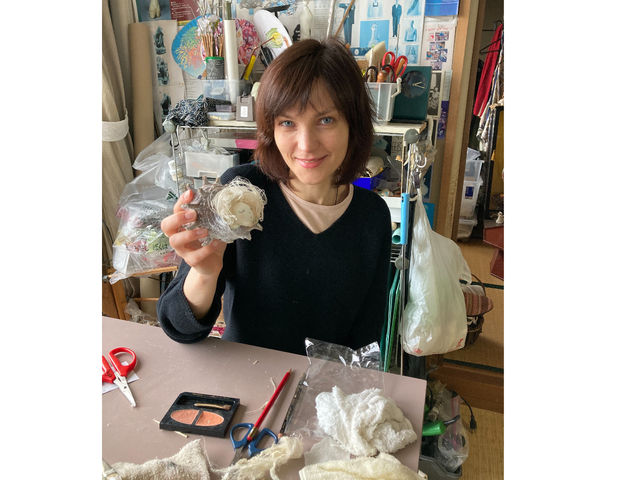 インスタで繋がってたリディアはロシアから日本の各地を訪ねるスケジュールの中の一つに、私のアトリエ訪問、小さな作品制作体験!ネットで予約して訪ねてくれました。_Atelier House of Clay