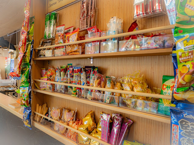 イートスペースにて日本の美味しいお菓子フリー_SOBAGIRI楽常~Soba Making Space~