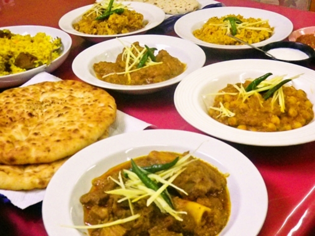 マディナ カリー レストラン ハラールフーズの写真1