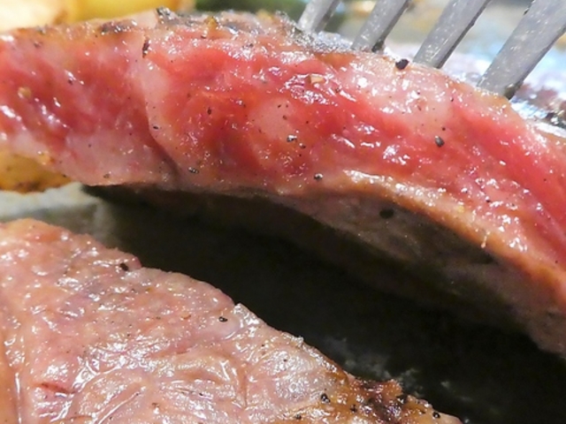 炭焼ステーキ JUEJUE ジュジュの写真1