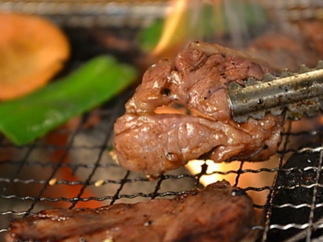 炭火焼肉 スーパーホルモン 松山小栗店の写真1