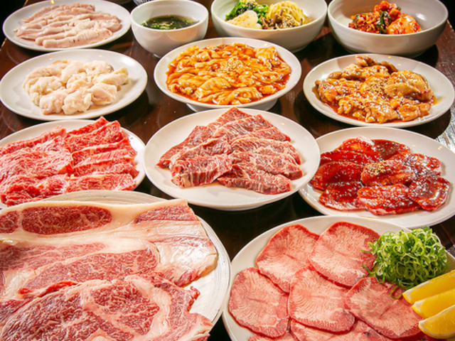 焼肉ホルモン やきやきや 山科別館の写真1