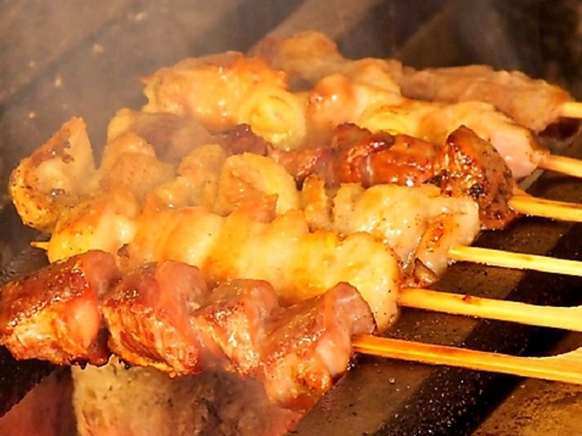 炭火焼き鳥ダイニング うまいやの写真1