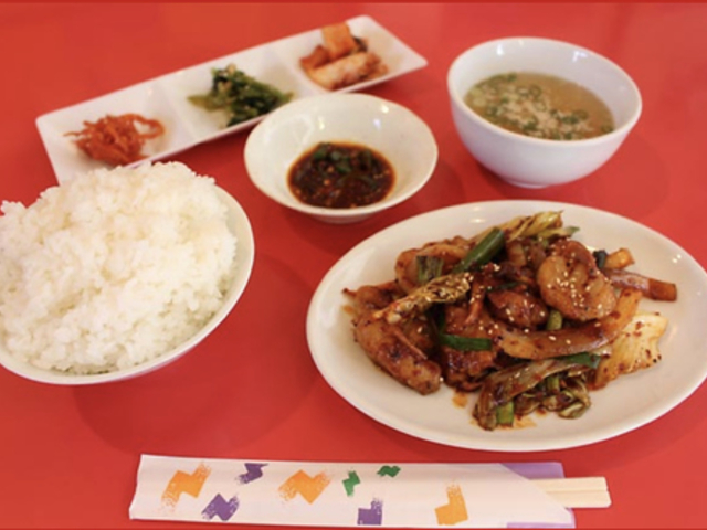 韓国惣菜 とんがらの写真1