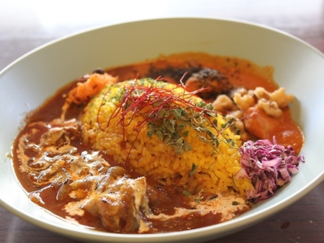 スパイスカレーと駄菓子屋 ハニーバジャーの写真1