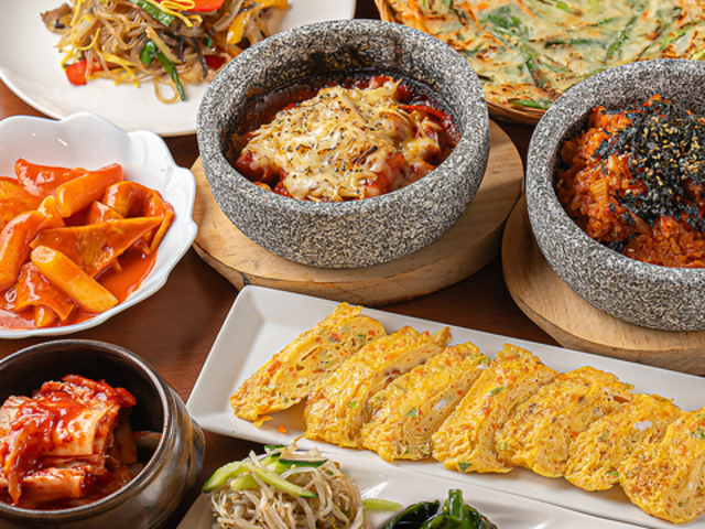 韓国料理オンマ 三宮店の写真1