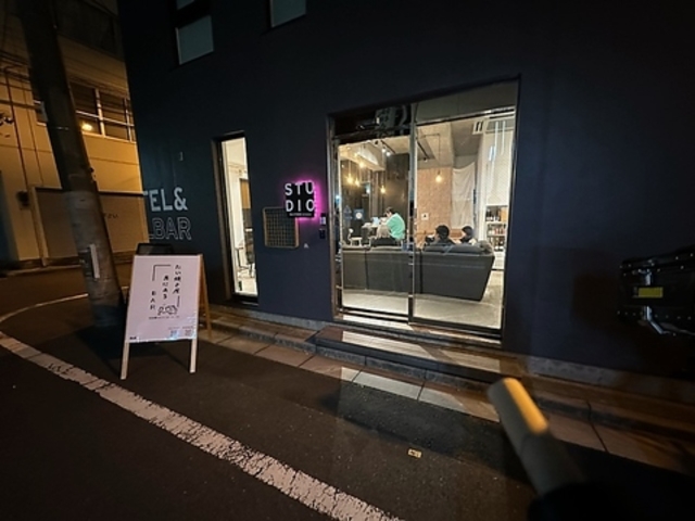 たい焼き屋裏にあるBARの写真1