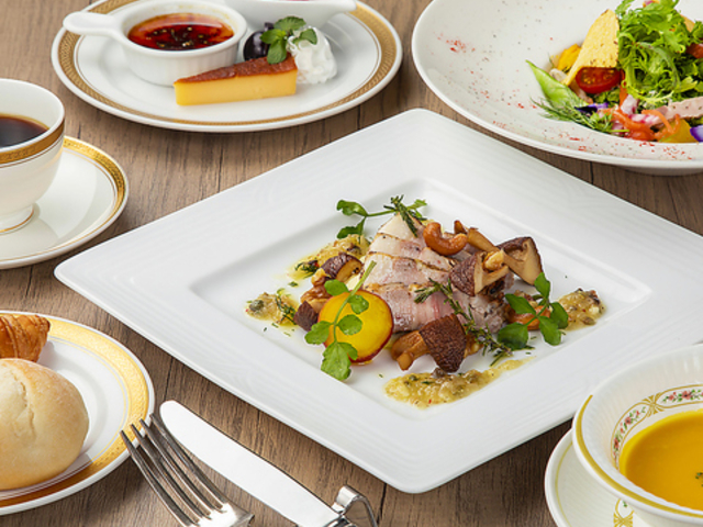 DINING LOUNGE & BAR ARBOR アーバーの写真1