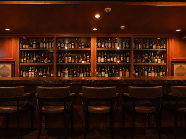 the bar Louise Francoise ザ バー ルイズ フランソワーズの写真1