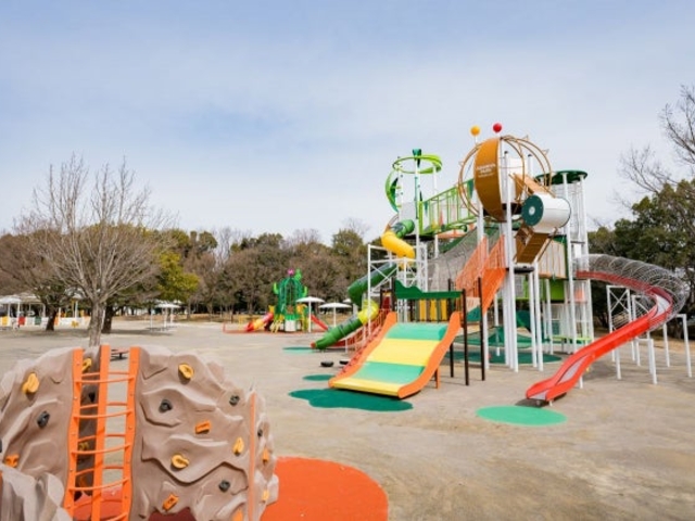 朝宮公園 遊具広場の写真1