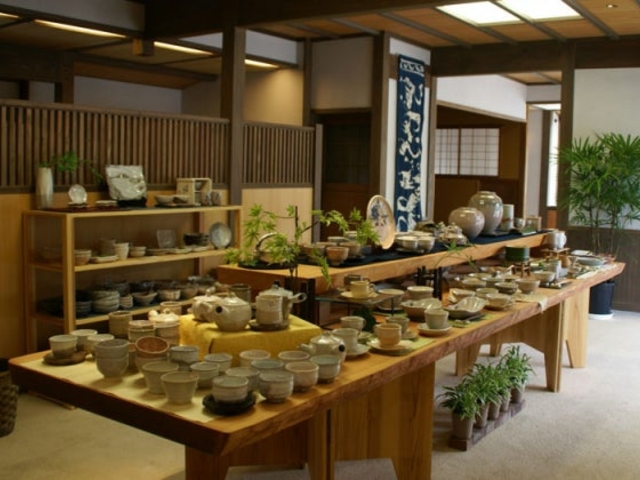 萩焼窯元 泉流山の写真1