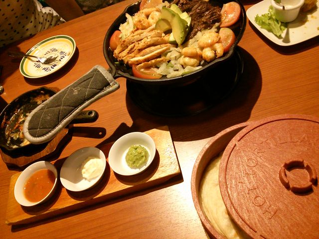 ファヒータ_エルトリート 池袋西口店
