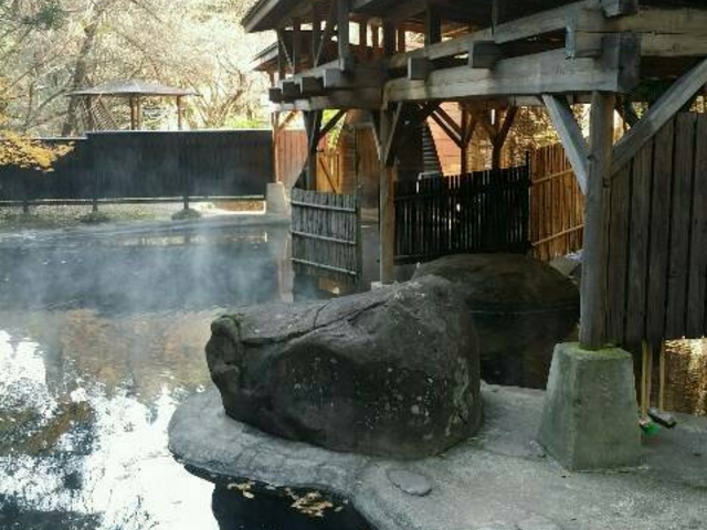 勇気のいる露天風呂。_鬼首かんけつ泉