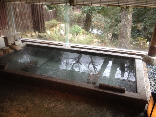 三階の半露天風呂_湯の山温泉(三重県菰野町)