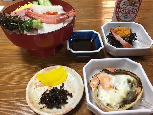 刺身丼、カニ味噌卵、ウニ、ビール_やまに水産