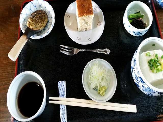 そば定食の,そば以外のものです。
焼き味噌が美味しかった。_箱根暁庵 箱根湯本店