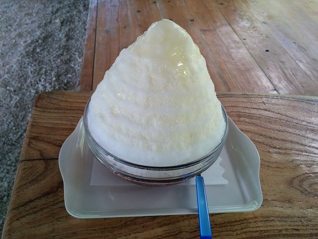 ぜんざいミルクかけ_パーラー ぱいぬ島