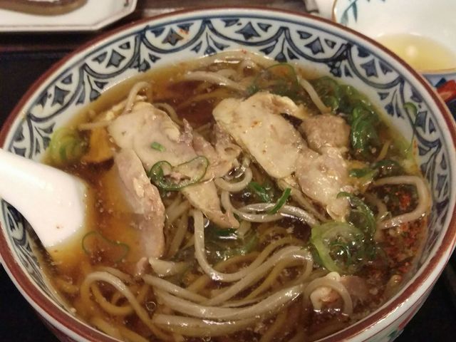 冷たい肉蕎麦700円_そば処 紅山水 紅の蔵