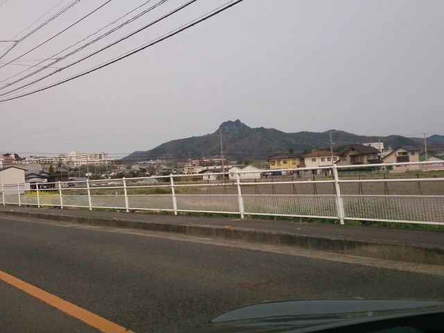 牟礼からたかまつに向かう途中に見える五剣山_五剣山