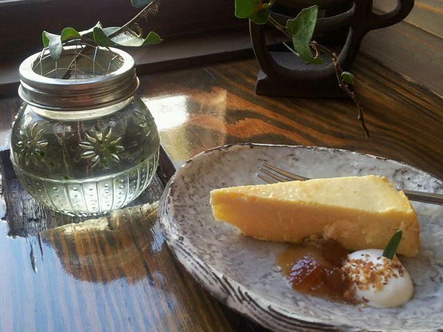 デザート付けたらこんな可愛い感じのケーキでした。_olmo.coppia