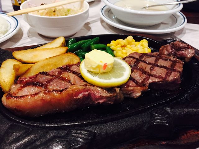 大きいステーキ!_ステーキハウス88