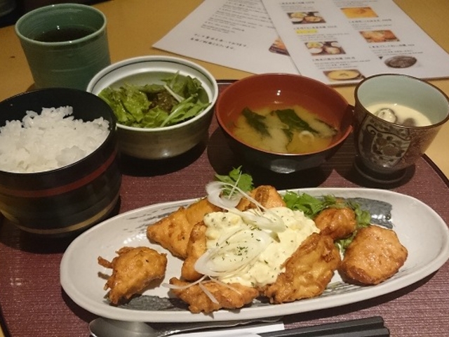 ランチで人気「宮崎チキン南蛮御膳」_はながこい 青山本店
