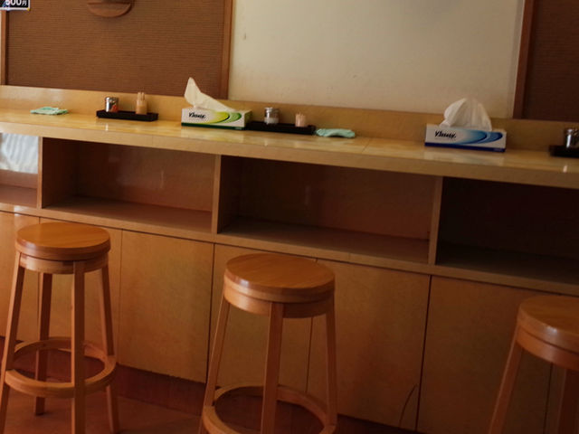 立ち食いそば屋に思われがちですが、椅子設置店です_つだ沼そば