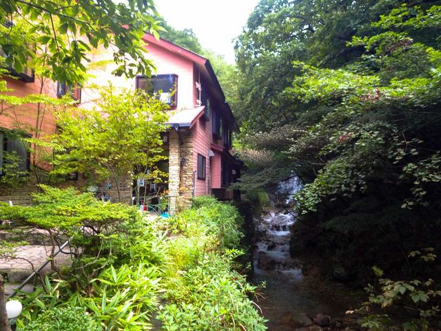 赤川荘と渓流_赤川荘