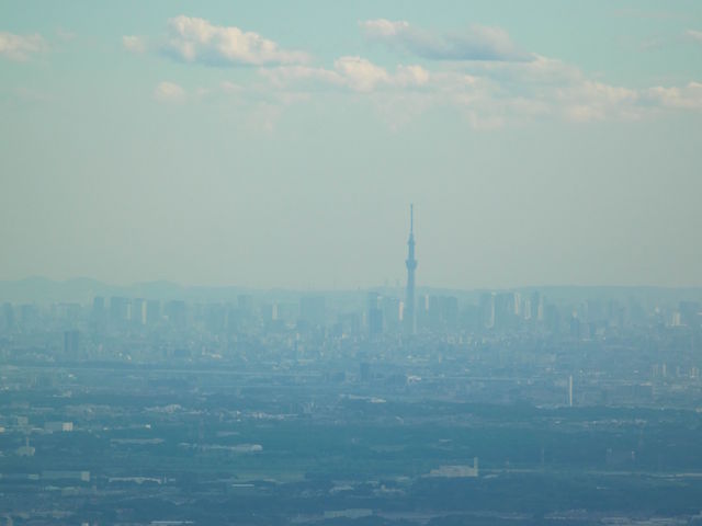 山頂から見える東京スカイツリー_筑波山