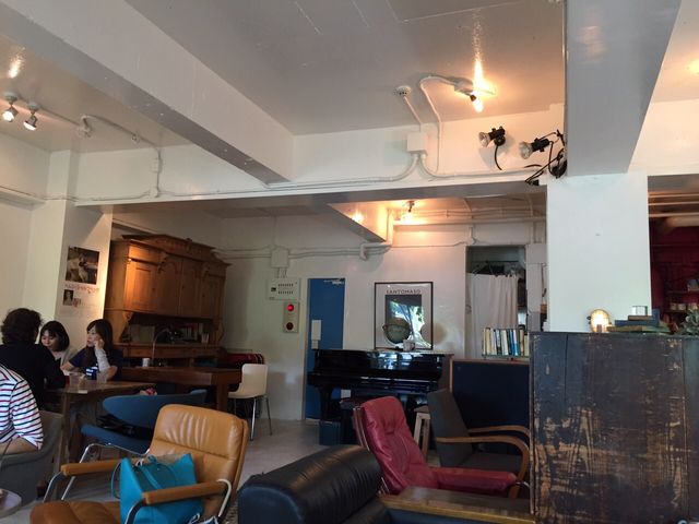 広々した店内です_cafe mozart