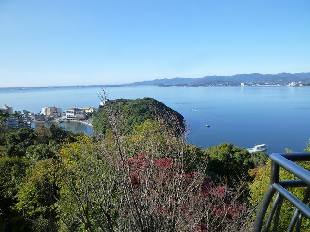 大草山山頂かんざんじ荘テラスより浜名湖を眺望_舘山寺ロープウエイ大草山展望台